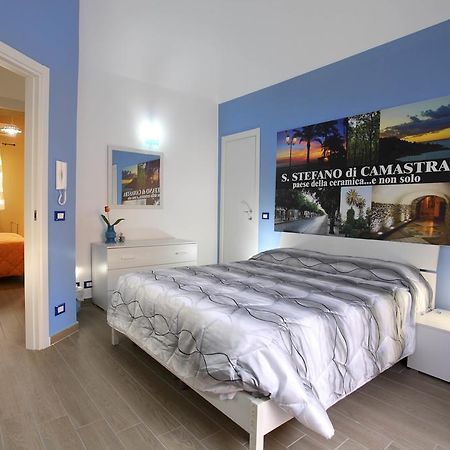 B&B La Grande Mela Санто Стефано ди Камастра Екстериор снимка
